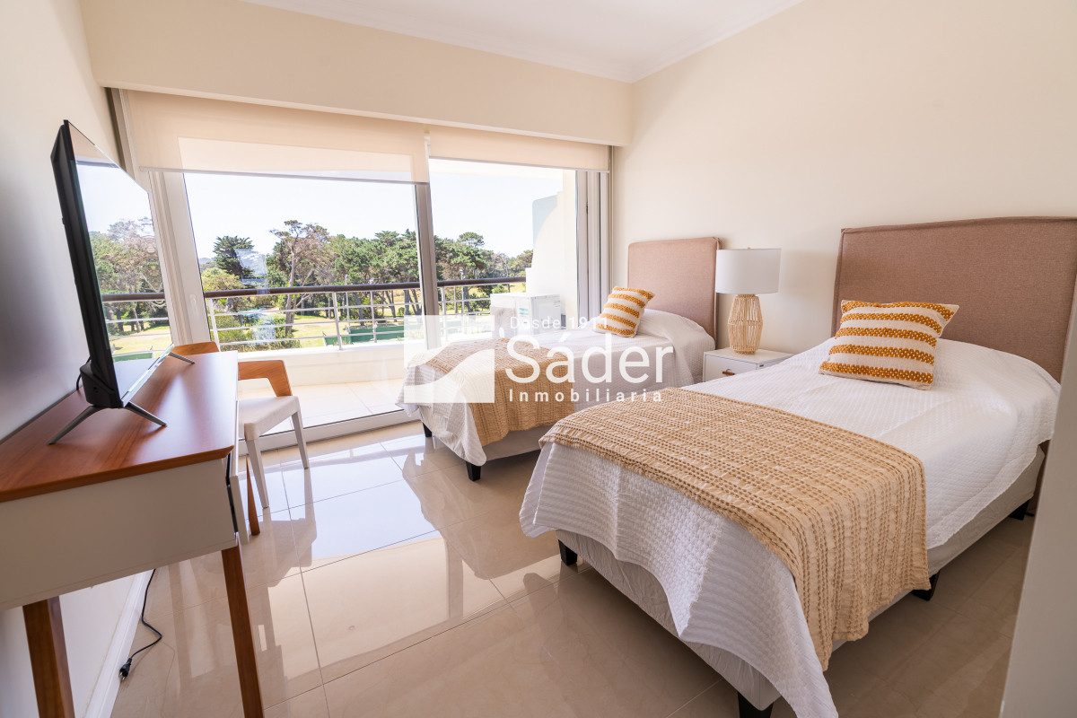 Apartamento ID.3738 - Venta de Penthouse 3 DORMITORIOS con vista al mar.