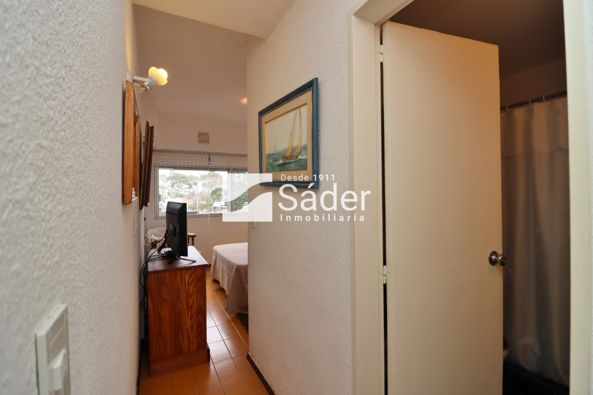 Apartamento ID.4243 - Apto funcional y bien ubicado, Pda 14 sobre  Roosevelt