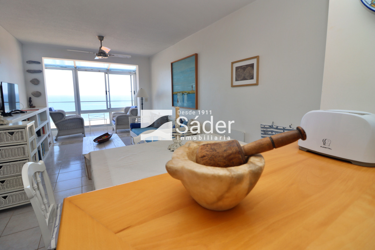 Apartamento ID.4336 - Apartamento en playa brava con vista al mar, excelentes servicios.