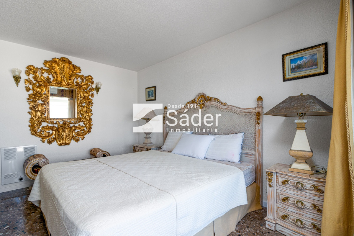 Apartamento ID.724 - Apartamento en venta Playa Mansa 3 dormitorios