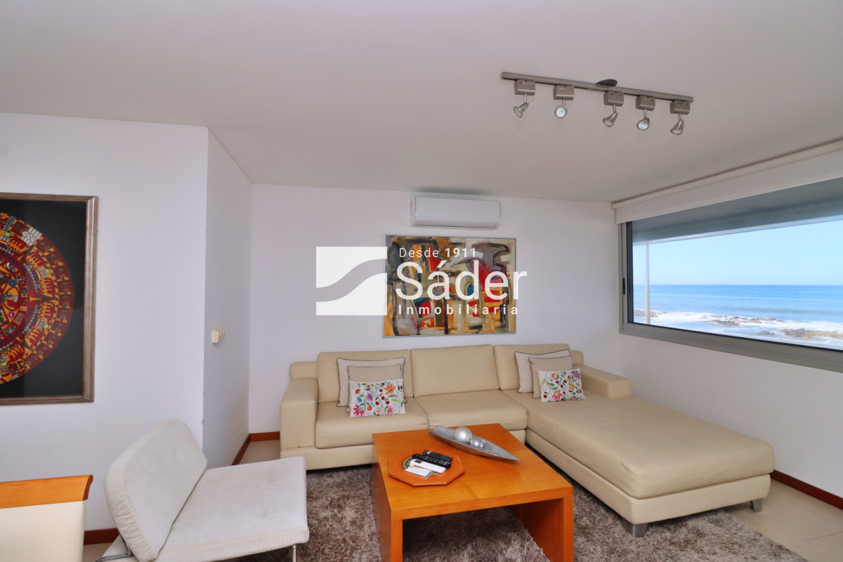 Apartamento ID.4542 - Apartamento en península. 3 dormitorios y parrillero