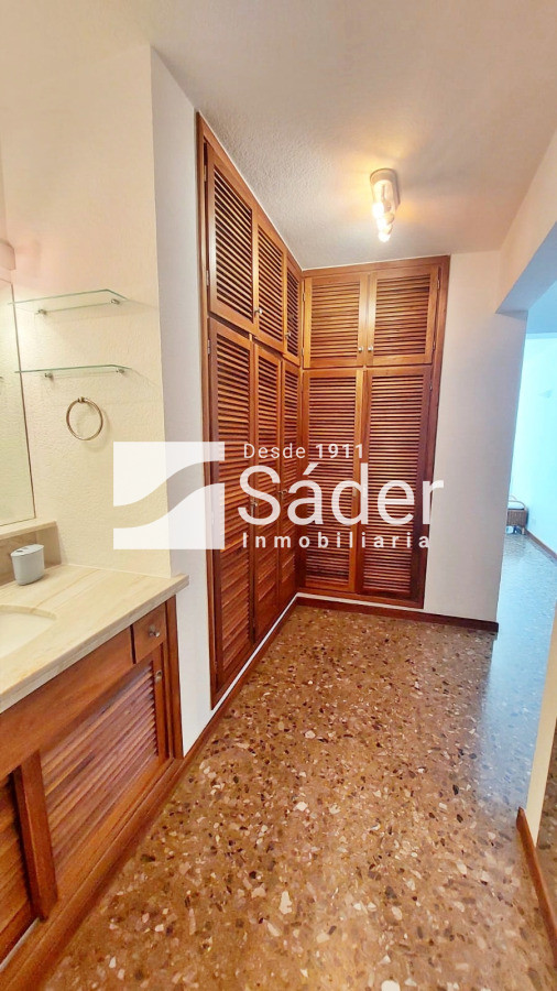 Apartamento ID.4462 - Apartamento en alquiler 3 dormitorios. Playa mansa