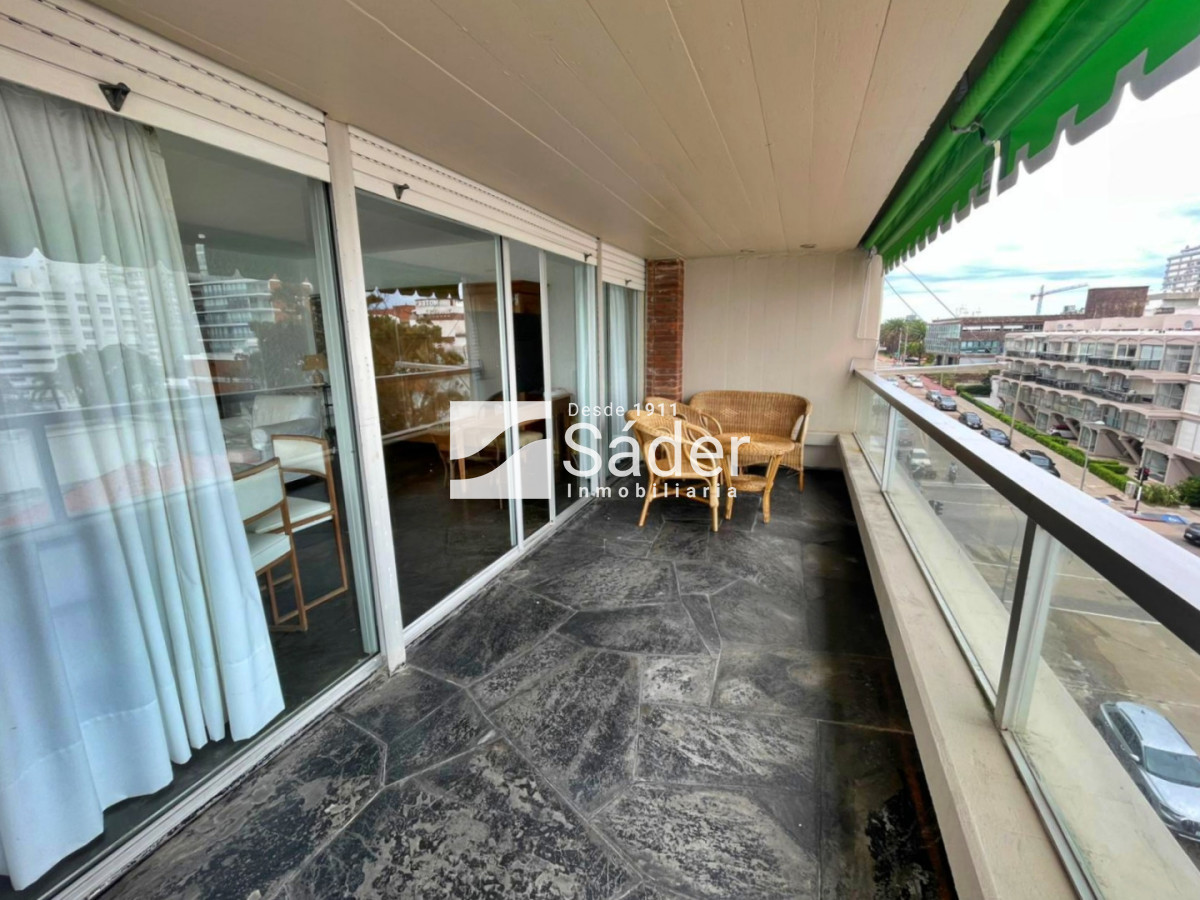 Apartamento ID.4657 - Apartamento en venta y alquiler 4 dormitorios en la península.