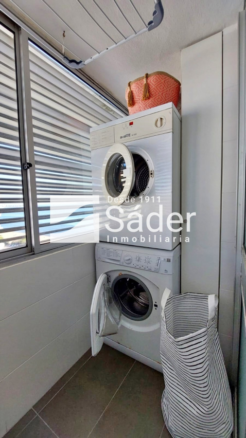 Apartamento ID.4553 - Apto 3 dormitorios. Playa mansa. Edifico de categoria