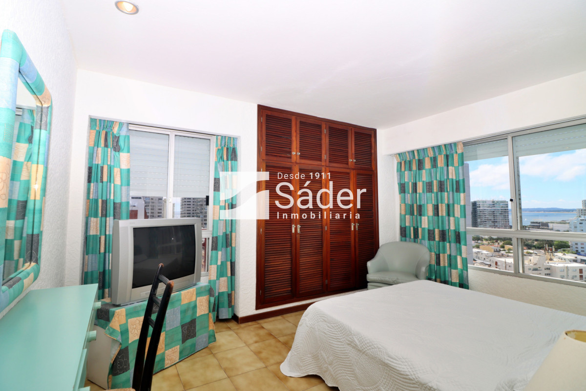 Apartamento ID.4623 - Apartamento frente a Playa Brava. 2 dormitorios. 