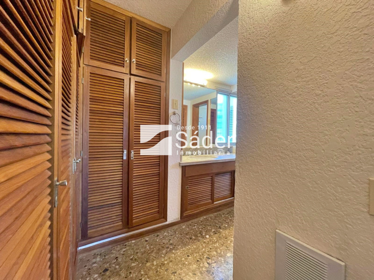 Apartamento ID.4276 - Apto. 3 dorm. con vista al mar. (Playa mansa, pda. 3)
