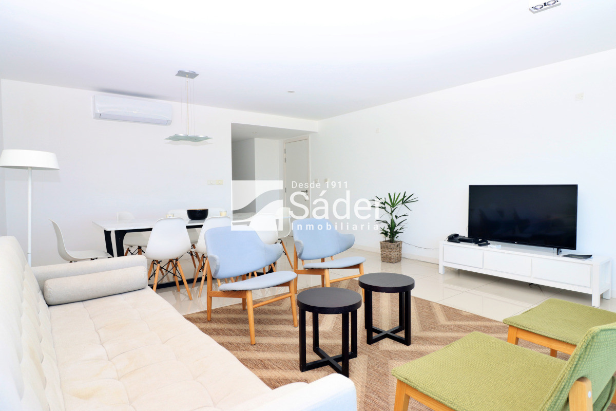 Apartamento ID.4428 - Apto en alquiler. Playa mansa 3 dormitorios en suite