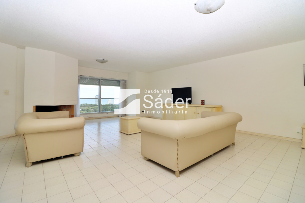 Apartamento ID.4525 - Apartamento 170 m², ideal para los que eligen Punta del Este como hogar
