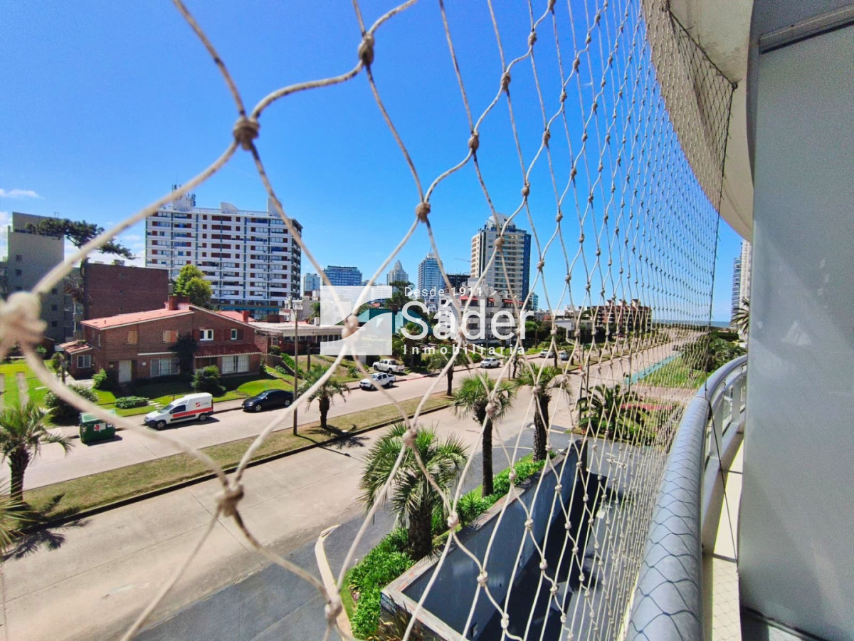 Apartamento ID.4803 - Apartamento 3 dormitorios en Punta del Este cerca de Playa Brava y Mansa