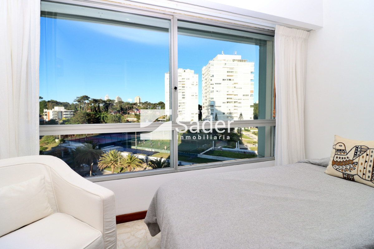 Apartamento ID.4555 - Apto en Alq. 4 dormitorios en Pda. 19 de la Mansa 