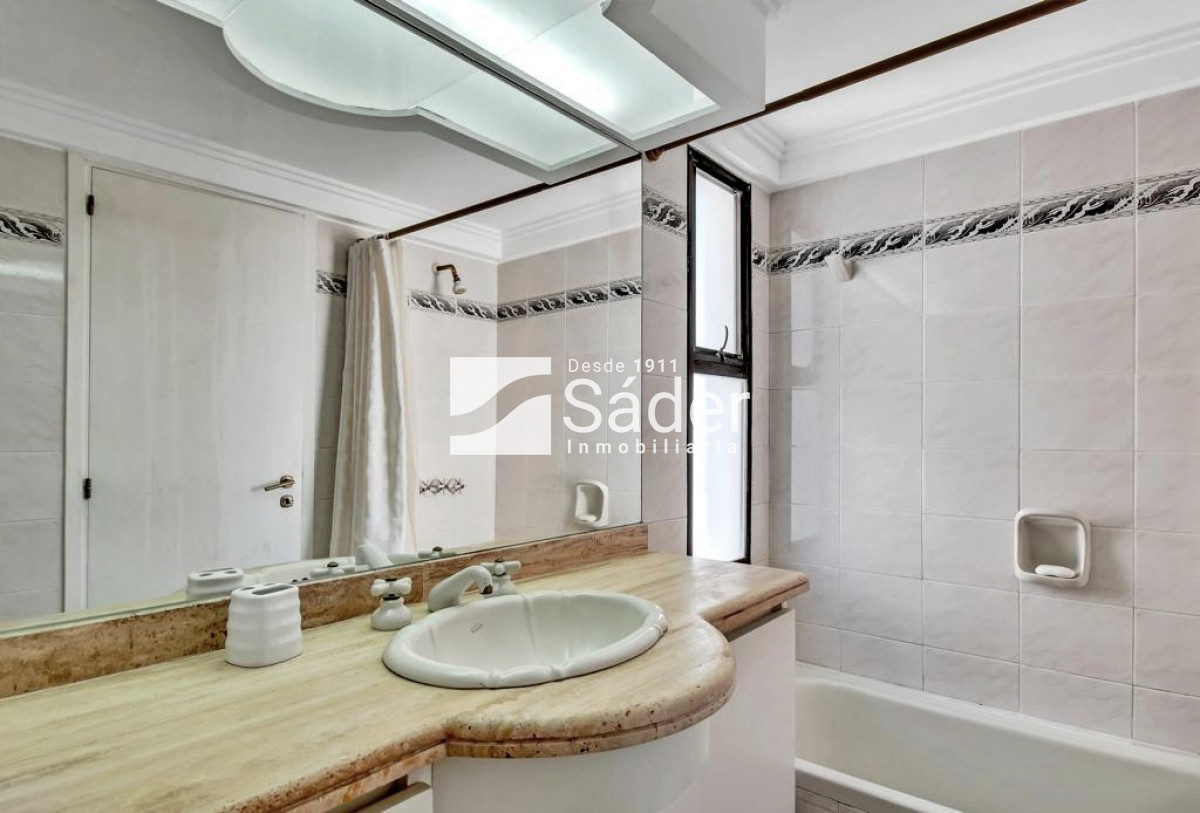 Apartamento ID.4646 - Apartamento 3 dormitorios. Frente a playa mansa.