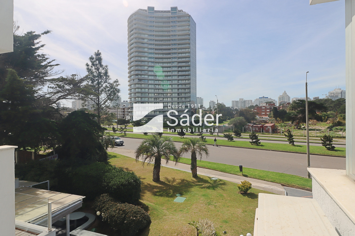 Apartamento ID.4397 - Apto alquiler 2 dorm. 2 baños. Zona mansa
