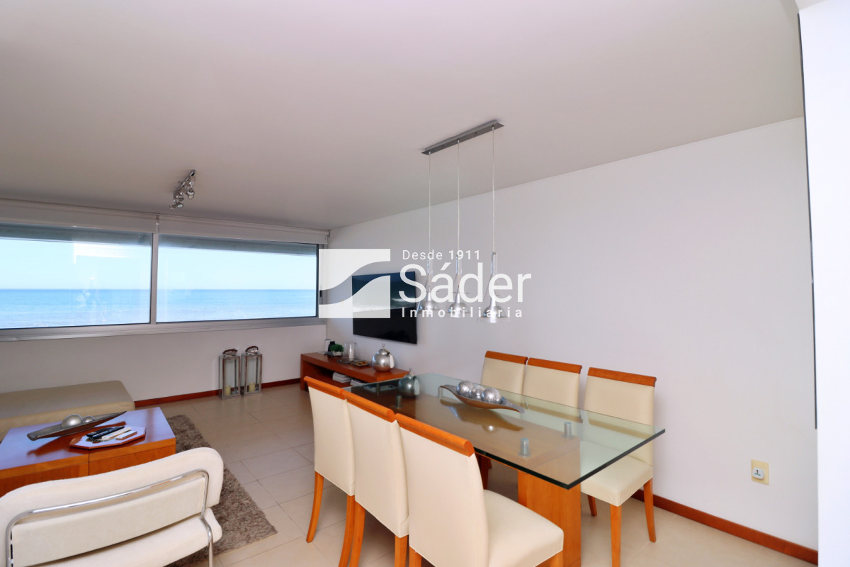 Apartamento ID.4542 - Apartamento en península. 3 dormitorios y parrillero