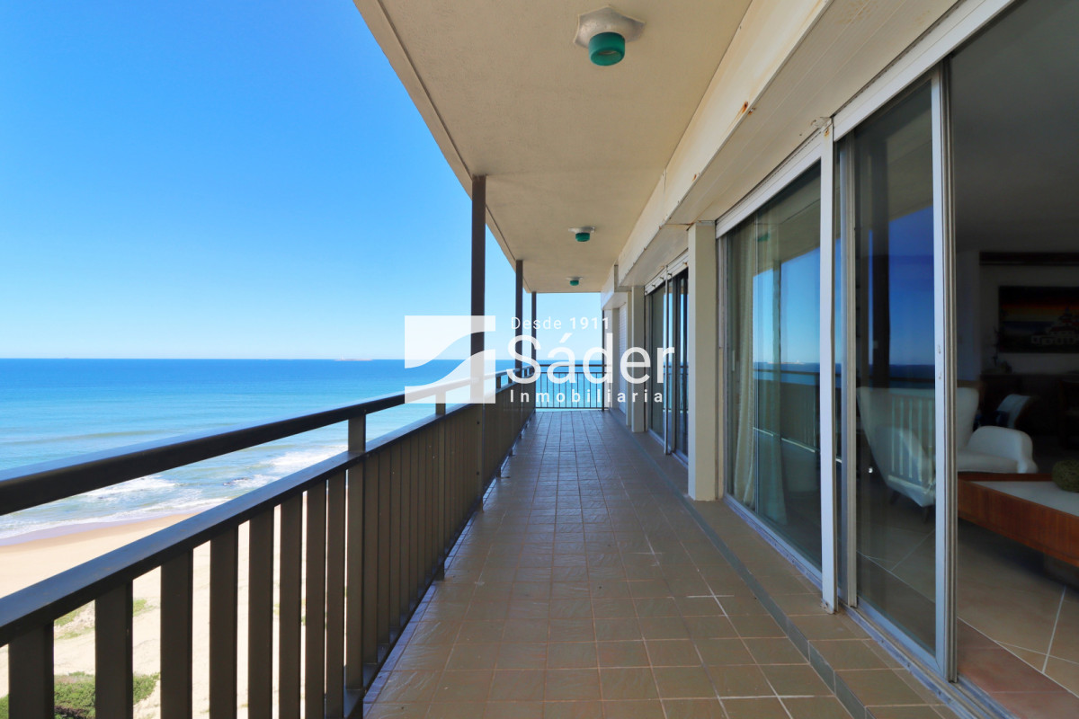 Apartamento ID.4545 - Verano frente al mar, Parada 3 de la Brava 