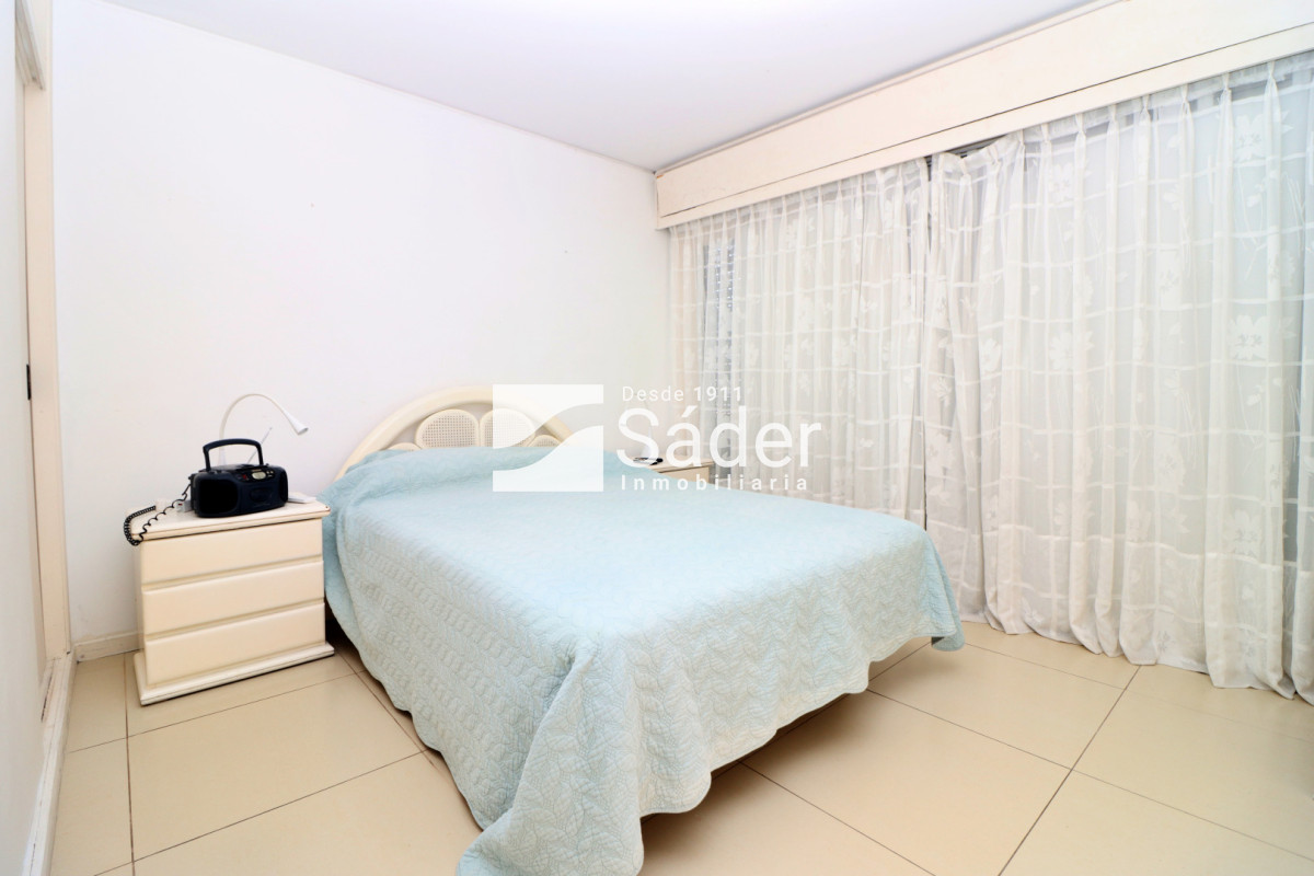 Apartamento ID.4615 - Apto 2 Dormitorios en la Península, sobre Av. Gorlero 