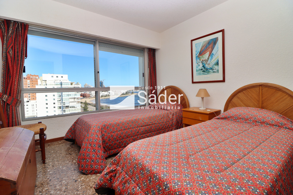 Apartamento ID.4276 - Apto. 3 dorm. con vista al mar. (Playa mansa, pda. 3)