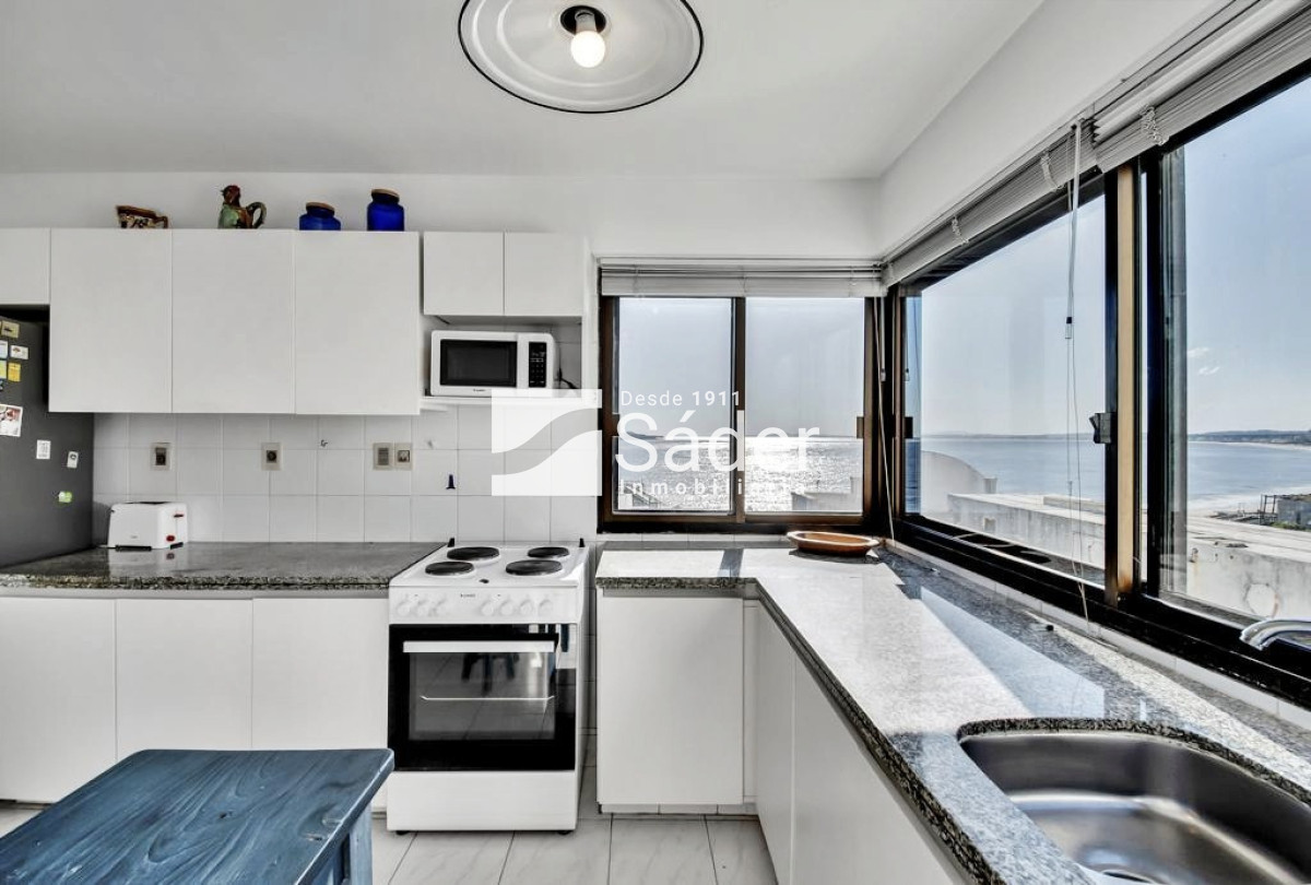 Apartamento ID.4646 - Apartamento 3 dormitorios. Frente a playa mansa.