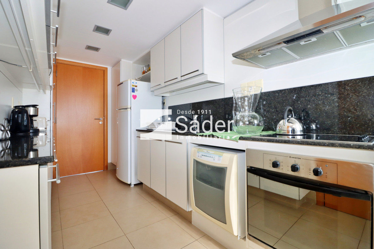 Apartamento ID.4324 - Apto. en alquiler de 3 dorm. frente al mar. 