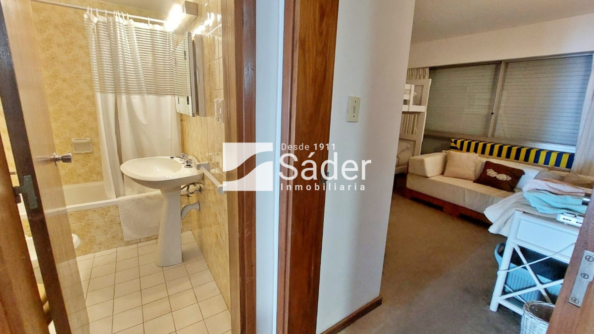 Apartamento ID.4554 - Apto 3 dorm. Playa mansa. 