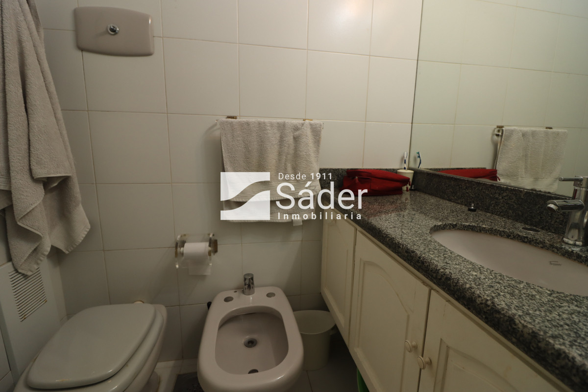 Apartamento ID.3910 - Espacios Amplios y Vista al Mar en Primera Línea