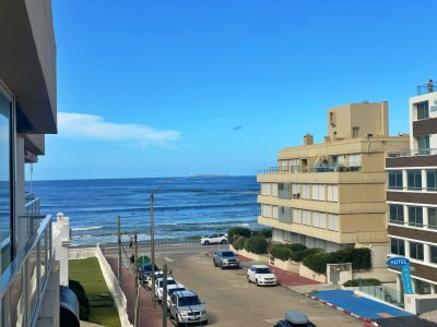  Apartamento en plena Península, a solo 100 metros de la playa El Emir.