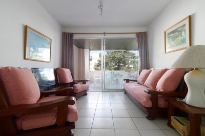 Apartamento en venta Playa Mansa 3 dormitorios