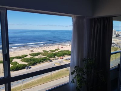 Apto 1 dormitorio frente al mar