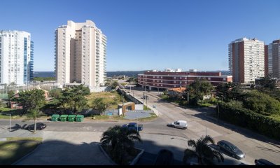 Apartamento en venta Playa Mansa 2 dormitorios