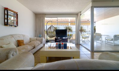 En Península con Suites y Amplio Jardín