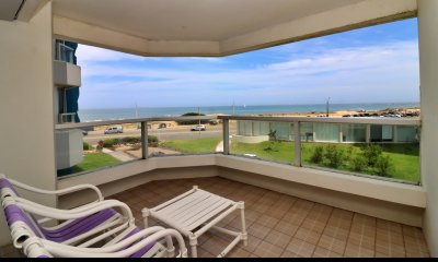 apartamento ubicado en la icónica Playa Brava