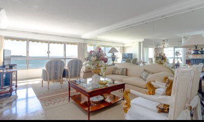 Apartamento en venta Playa Mansa 3 dormitorios