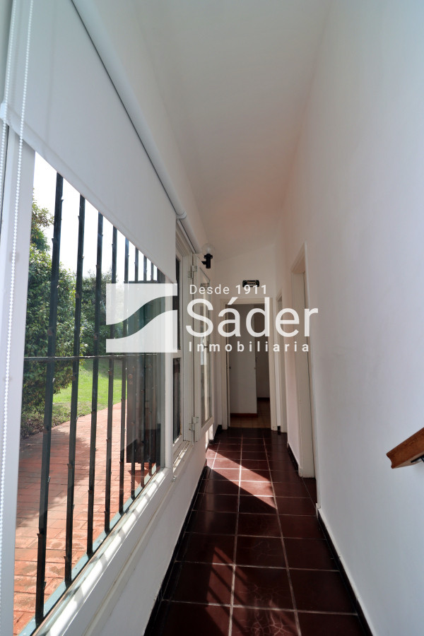 Casa ID.3947 - Hermoso chalet estilo colonial, próximo al mar! 