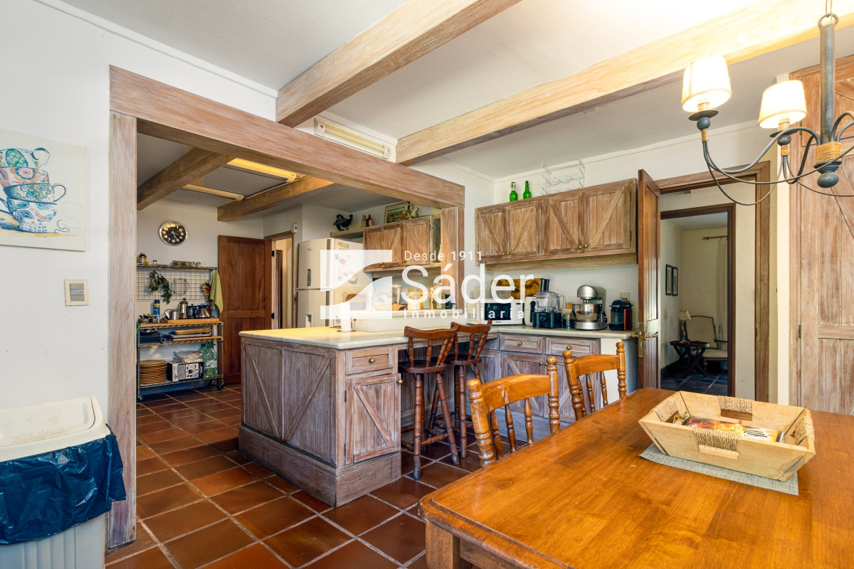 Casa ID.2888 - Espectacular casa con piscina y casa de húespedes en Lugano, Punta del Este