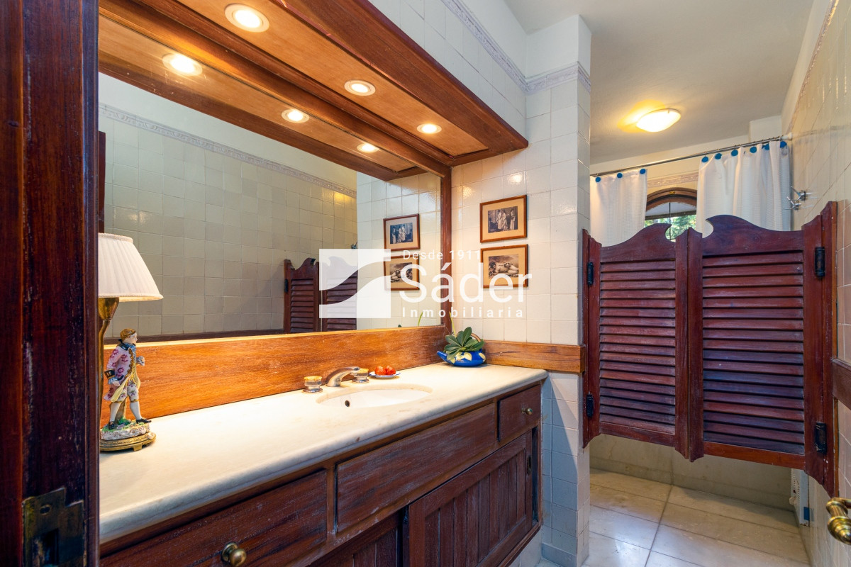 Casa ID.2888 - Espectacular casa con piscina y casa de húespedes en Lugano, Punta del Este