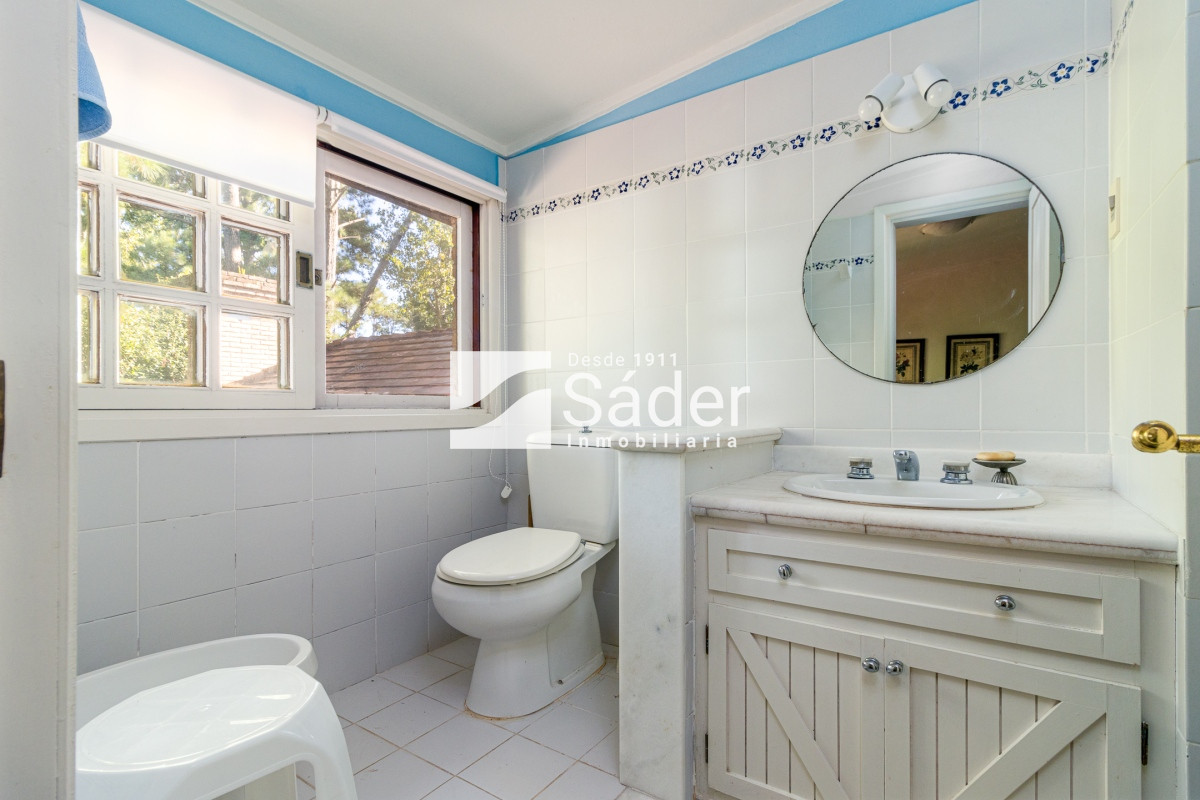 Casa ID.2888 - Espectacular casa con piscina y casa de húespedes en Lugano, Punta del Este