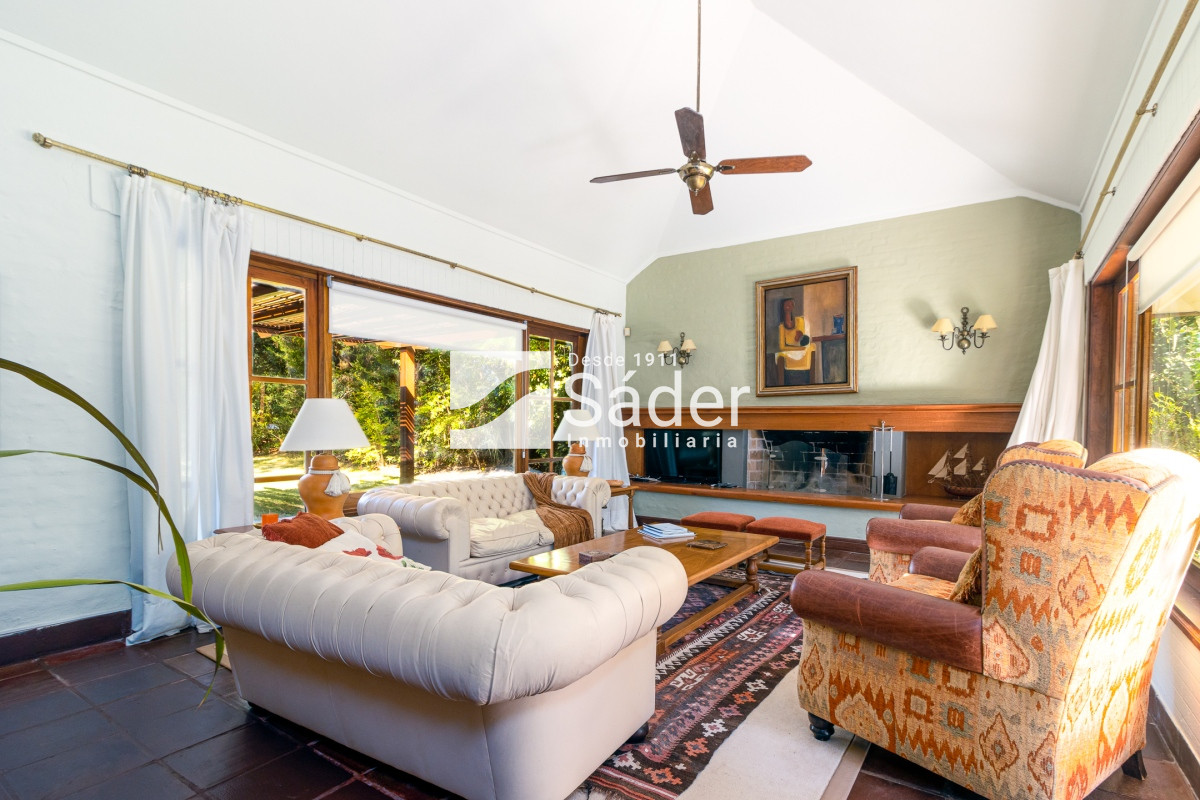 Casa ID.2888 - Espectacular casa con piscina y casa de húespedes en Lugano, Punta del Este