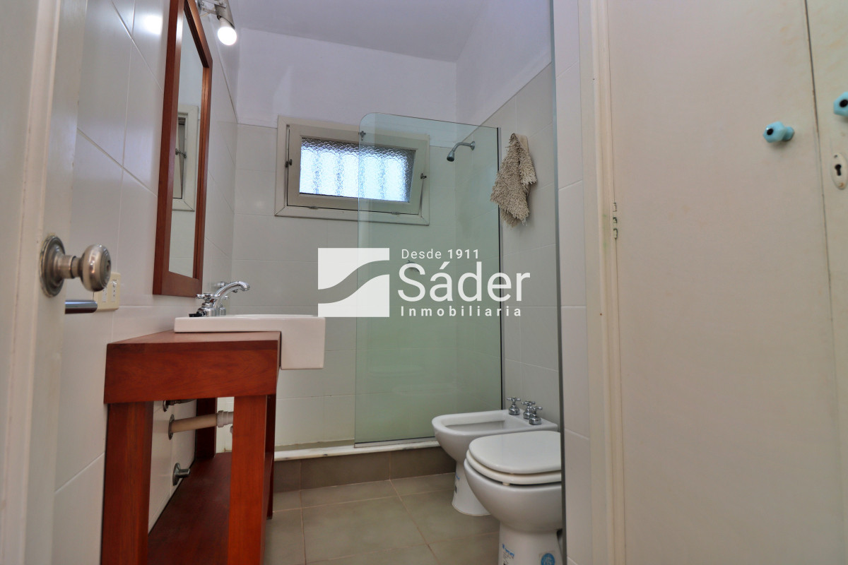 Casa ID.3947 - Hermoso chalet estilo colonial, próximo al mar! 