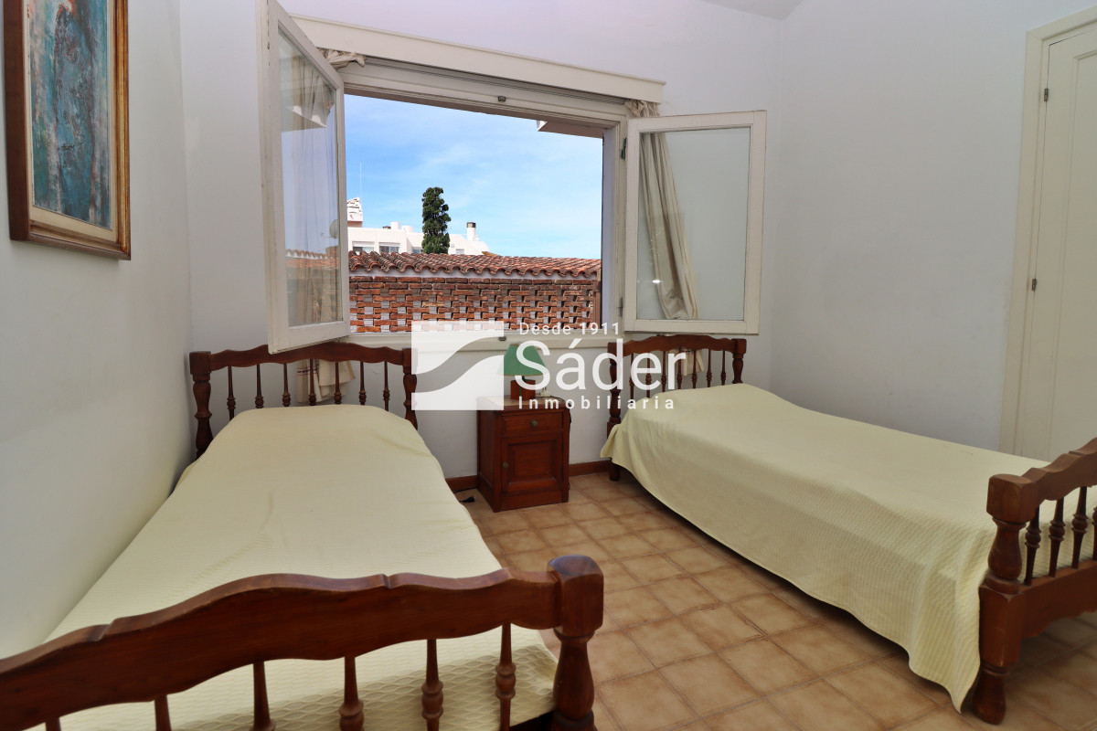 Casa ID.3947 - Hermoso chalet estilo colonial, próximo al mar! 