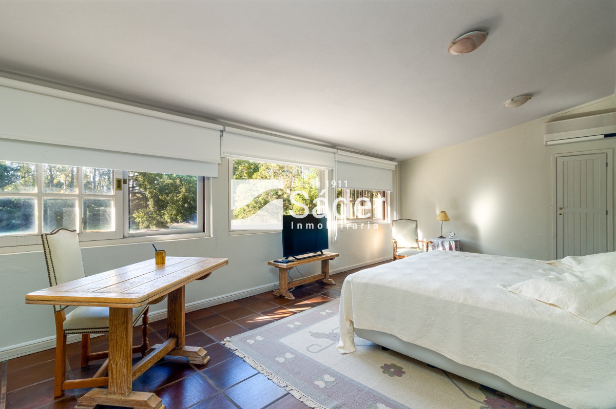 Casa ID.2888 - Espectacular casa con piscina y casa de húespedes en Lugano, Punta del Este