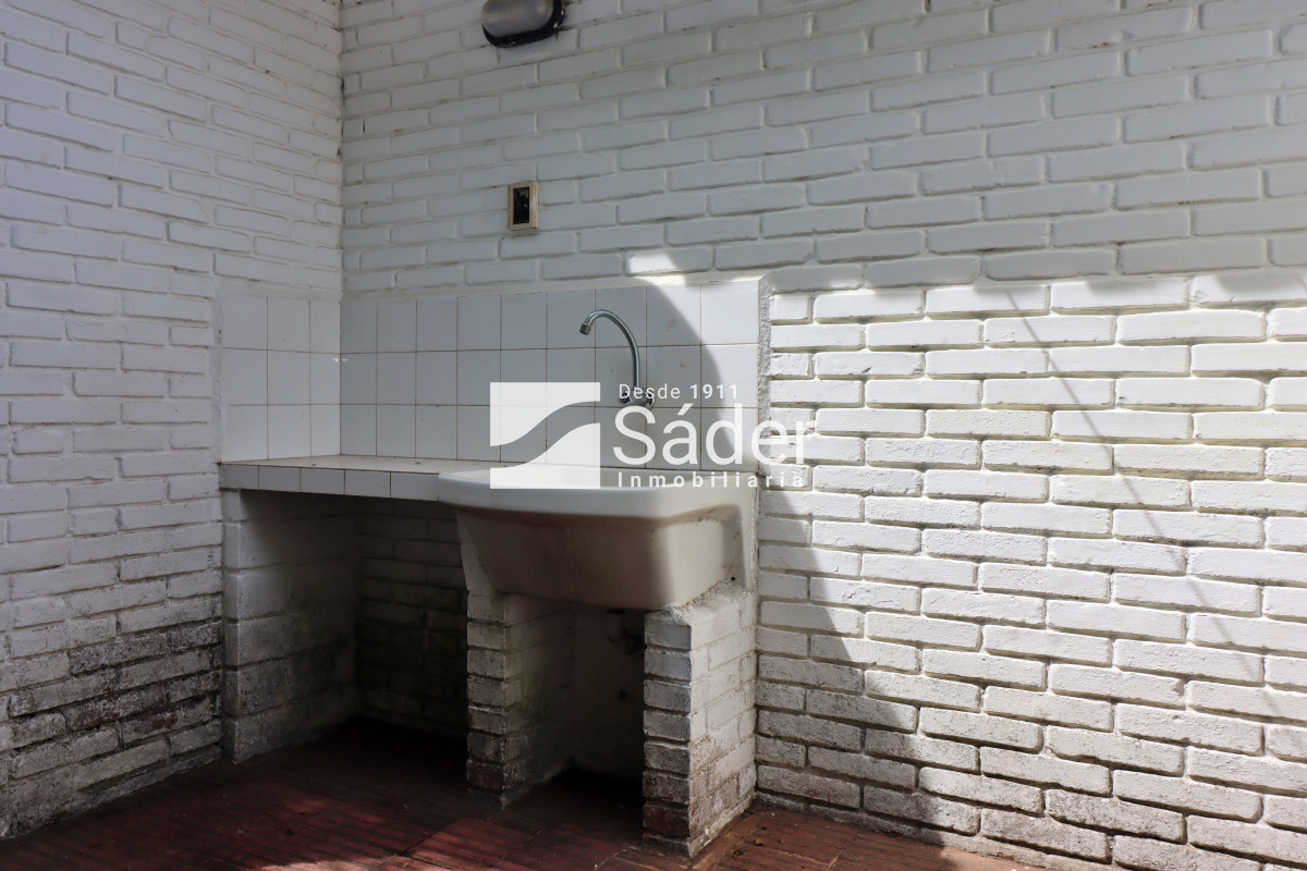Casa ID.3947 - Hermoso chalet estilo colonial, próximo al mar! 