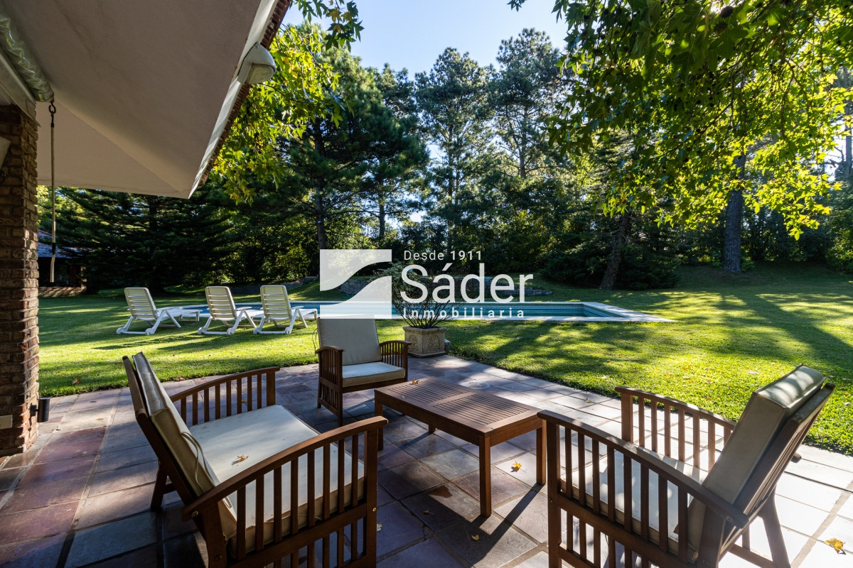 Casa ID.2888 - Espectacular casa con piscina y casa de húespedes en Lugano, Punta del Este