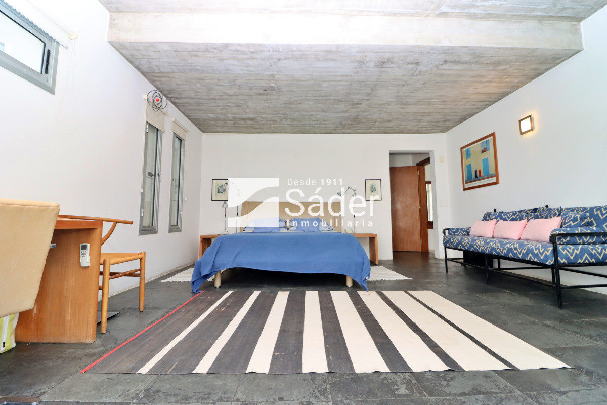 Casa ID.4437 - Casa moderna en Rincón del indio, con Piscina. 4 dorm. 