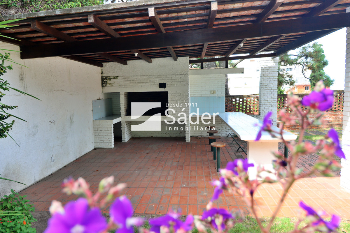 Casa ID.3947 - Hermoso chalet estilo colonial, próximo al mar! 