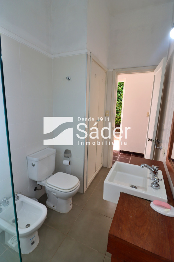 Casa ID.3947 - Hermoso chalet estilo colonial, próximo al mar! 