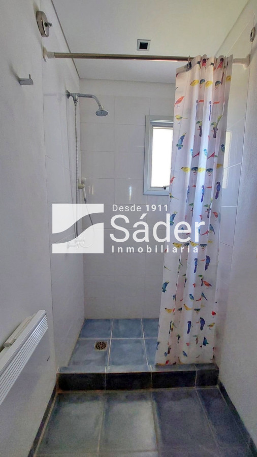 Casa ID.4437 - Casa moderna en Rincón del indio, con Piscina. 4 dorm. 