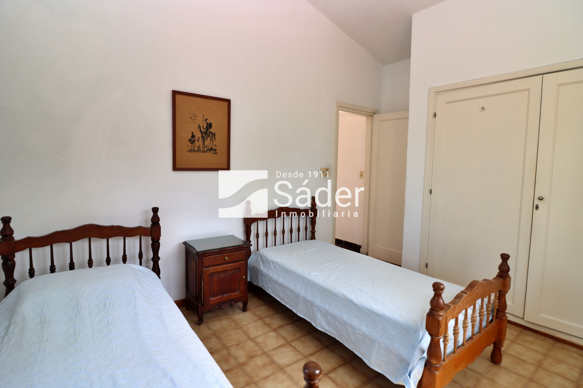 Casa ID.3947 - Hermoso chalet estilo colonial, próximo al mar! 