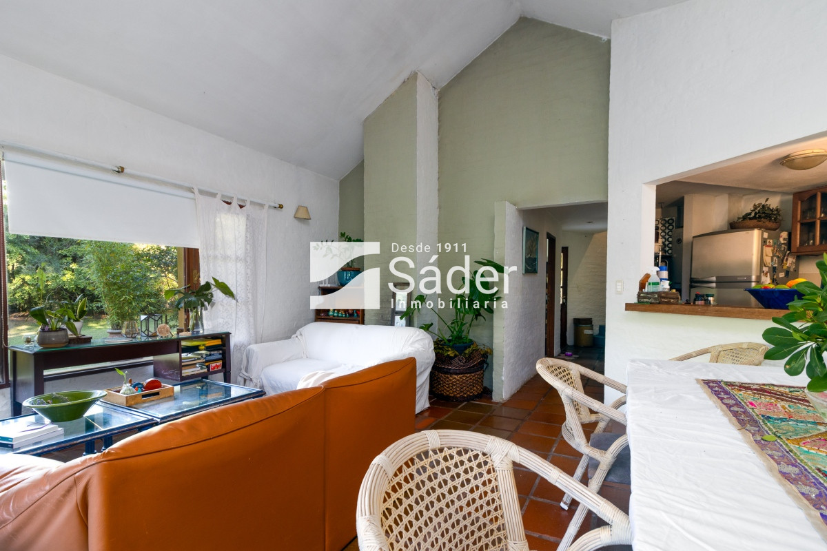 Casa ID.2888 - Espectacular casa con piscina y casa de húespedes en Lugano, Punta del Este