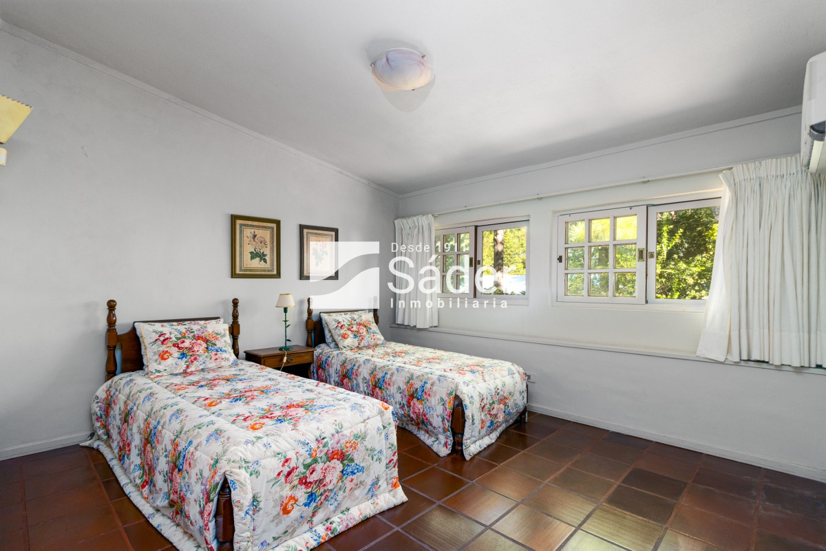 Casa ID.2888 - Espectacular casa con piscina y casa de húespedes en Lugano, Punta del Este