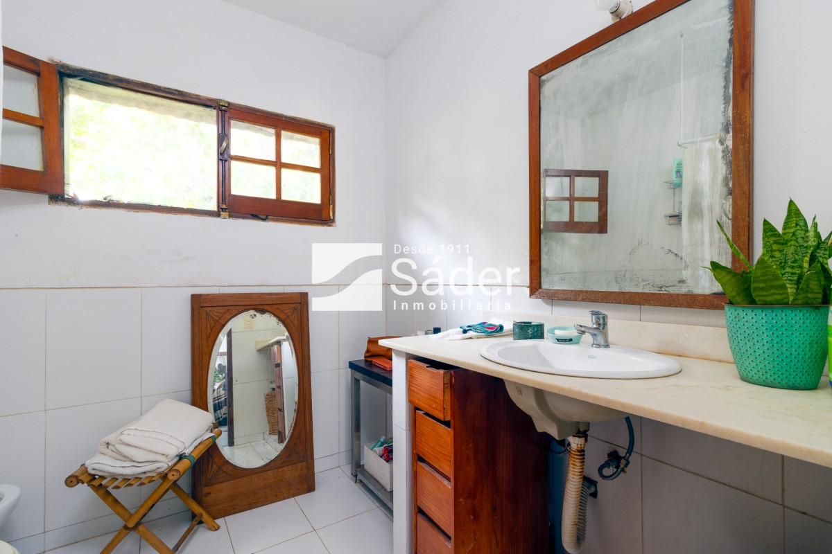 Casa ID.2888 - Espectacular casa con piscina y casa de húespedes en Lugano, Punta del Este