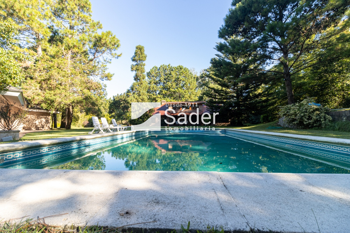 Casa ID.2888 - Espectacular casa con piscina y casa de húespedes en Lugano, Punta del Este
